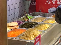 自助取餐区-三兄弟高炉烧饼