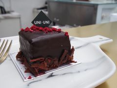 -UNI UNI(环亚凯瑟琳店)