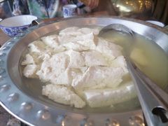 -石磨豆花家常菜·牦牛排土火锅