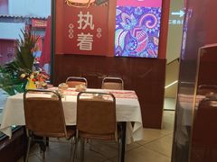 -刘姐啤酒鱼民族演艺餐厅(西街总店)