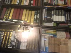 -钟书阁(松江泰晤士小镇店)