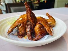 脆皮炸乳鸽-御花园·粤菜·海鲜火锅(中山公园店)