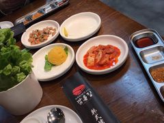 小菜碳生菜无限量-·缸桶屋·韩式牛肋条自助烤肉(西湖D11店)