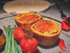 惠灵顿牛排-弦月窗LUNETTE BY AMANDA(复兴路店)