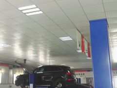 车间-友谊汽车维修保养·钣金喷漆事故定损·洗车贴膜