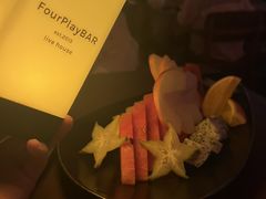 -FOUR PLAY BAR