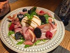 帕尔马火腿和布拉塔球-IL TEATRO 精品意大利餐厅