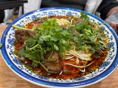 特色牛肉面-巴津碗碗面(人和店)