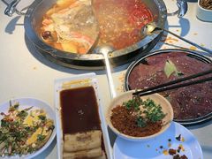 -茅草房·河畔园林火锅