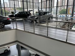 -广州鸿粤星辉奔驰4S店(钟村店)