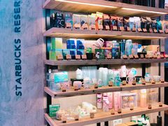 零售区-星巴克臻选(湖滨道店)
