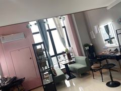 -ME觅妆·定制美妆·彩妆私教(菱角湖店)