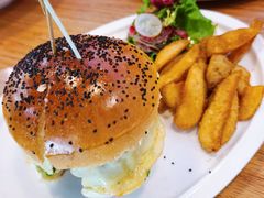 招牌牛肉汉堡-UPPER KITCHEN(延安路店)