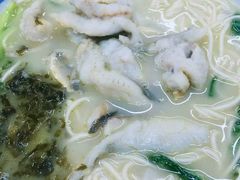 -明呈黄鱼面馆(斜土路店)