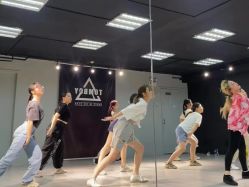 点击看大图 -TOMBOY爵士舞韩舞舞社