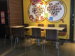 等位区-麦当劳餐厅(龙平西路店)