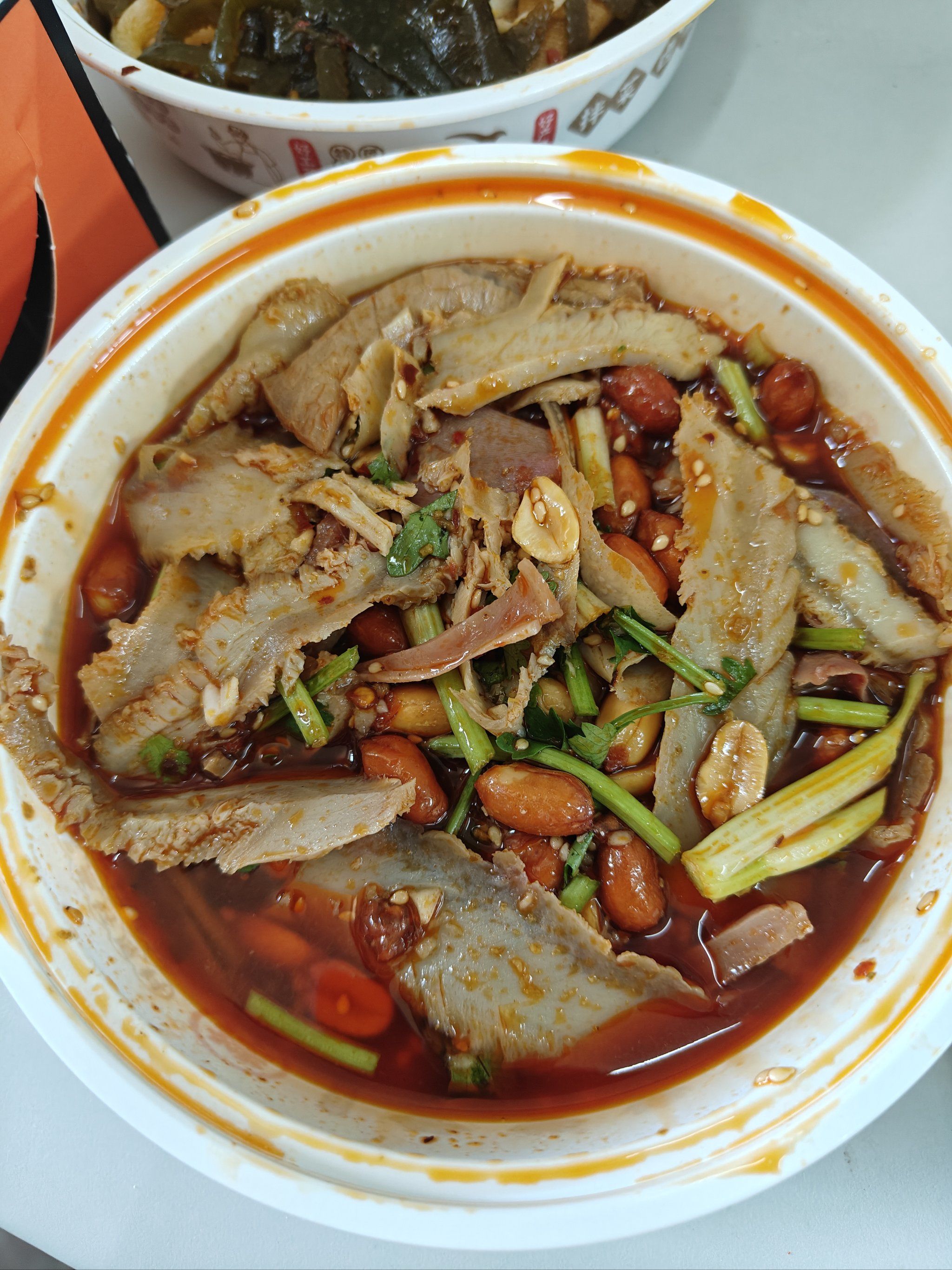 美团18红包节加餐的时候到了\\n中午点了紫燕百味鸡的夫妻肺片和汉江