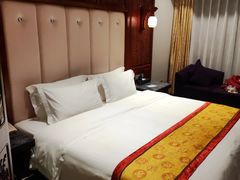 -岳阳阿波罗御庭酒店(岳阳楼区南湖广场店)