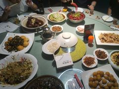 -老码头黑皮肘子锅包肉(赣水路店)