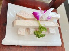 -墨脱石锅椰子鸡•香草鸭•东山羊(大东海店)