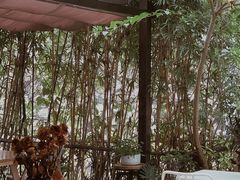 景观位-彳亍咖啡·这里(水湾路店)