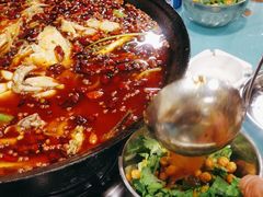 -鸿顺老铁锅美蛙鱼府(解放碑店)