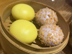 爆浆芋头包-乐忻皇朝(上海中心大厦店)