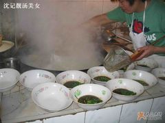 镇江一怪——煮面锅里飘锅盖-镇南锅盖面馆(解放路店)