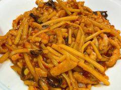 鱼香肉丝配西兰花-东兴楼饭庄(六里桥店)
