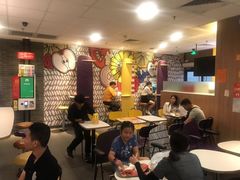 大堂-麦当劳(广州新港东路第二分店)