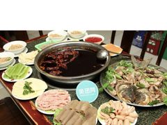 -肖肖酸萝卜鱼火锅(总店)