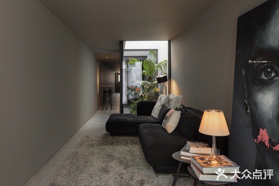 自由自在的生活方式被重新归还给城市和住宅的使用者