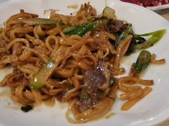 招牌湿炒牛河-潮泰牛肉火锅 · 创于1992年(车公庙店)