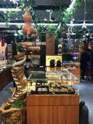 -灵彩珠宝(朗香街店)