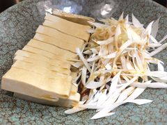 自制泉水豆腐皮-魁盛居百年鲁菜馆(县西巷店)