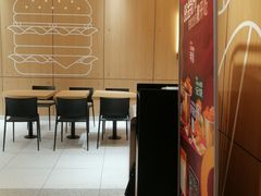 大堂-麦当劳(徐汇漕溪北路百脑汇店)