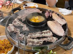 -江南猪肉商会无限续吃(弘大店)
