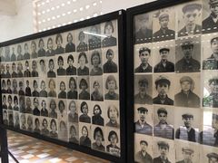 -吐斯廉屠杀博物馆