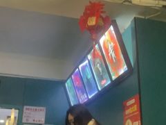 -荒岛实景沉浸密室(江汉路1店)