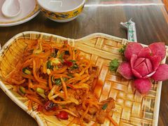 酸萝卜炒牦牛肉-吉祥圣雪藏餐