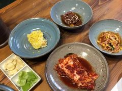 -草家酱蟹炭火烤肉店(珲春南路一店)