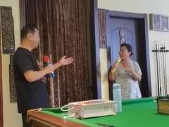 -小草屋轰趴馆别墅派对新场团建家庭聚会