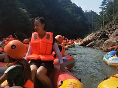 -安吉龙王山峡谷漂流