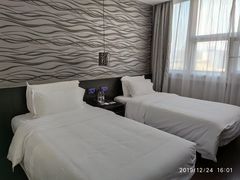 -桔子酒店(深圳东门湖贝地铁站店)