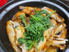 -新天明砂锅鱼头煲