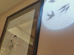 -帅巴人舅母子腊蹄民俗村