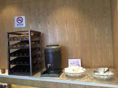 面包甜点陈列柜-峨嵋小镇·川菜(勒泰中心店)