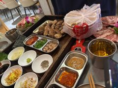 -围炉肉舍•炭烤活鳗•丹东海鲜烤肉(步行街店)