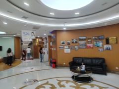 -雅悦齿科(顾村公园店)