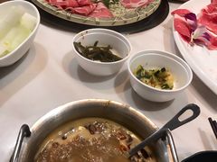 牛羊组合-牛魔王时尚回转餐厅